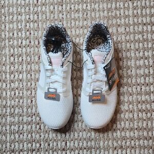 AVIA Deluxe Trainer 9.5 Wide Width White Sneakers Shoes Memory Foam Lightweight
